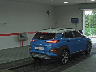 HYUNDAI KONA 1.6 GASOLINE 2WD PREMIUM — фото 4