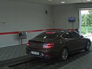 GENESIS THE NEW G70 GASOLINE 2.0T 2WD BASE MODEL — фото 4