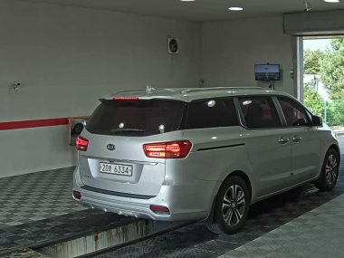 KIA THE NEW CARNIVAL 9-SEATER DIESEL LUXURY — фото 4