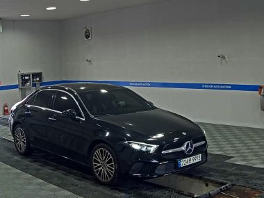MERCEDES-BENZ A-CLASS (4TH GEN) A250 4MATIC SEDAN — фото 2