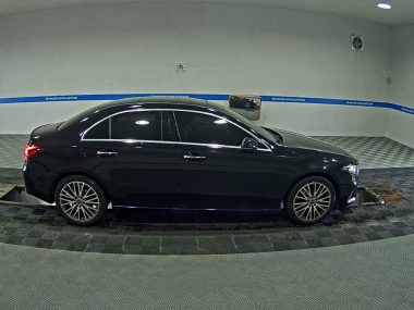 MERCEDES-BENZ A-CLASS (4TH GEN) A250 4MATIC SEDAN — фото 3