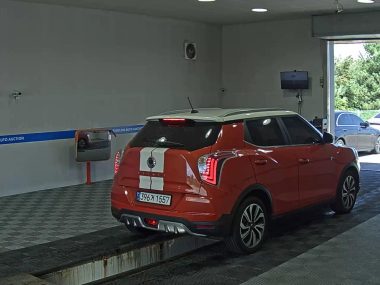 KG MOBILITY (SSANGYONG) VERY NEW TIVOLI 1.5 GASOLINE 2WD LIMITED EDITION — фото 4