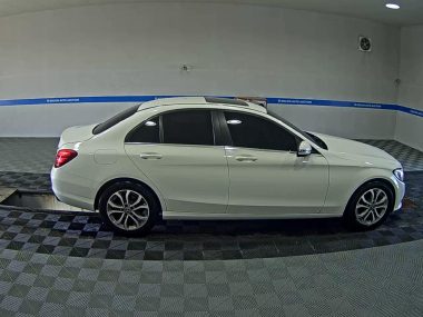 MERCEDES-BENZ C-CLASS (4TH GEN) C200 d — фото 3