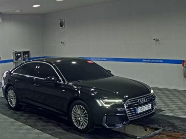 AUDI A6 (5TH GEN) 45 TFSI QUATTRO PREMIUM — фото 2