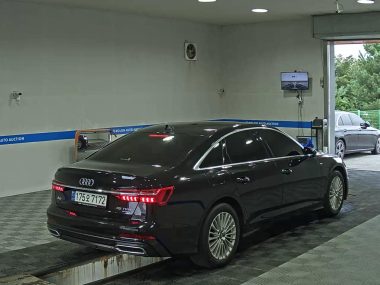 AUDI A6 (5TH GEN) 45 TFSI QUATTRO PREMIUM — фото 4