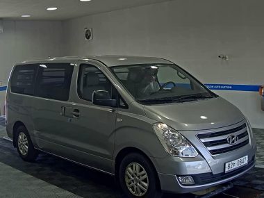 HYUNDAI GRAND STAREX 3-SEATER DIESEL VAN SMART — фото 2