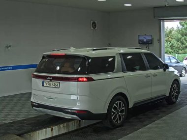 KIA NEW CARNIVAL (KA4) 9-SEATER DIESEL PRESTIGE — фото 4