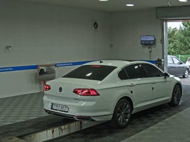 VOLKSWAGEN PASSAT GT (8TH GEN) 2.0 TDI 4MOTION PRESTIGE — фото 4