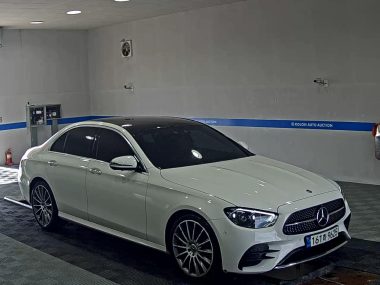 MERCEDES-BENZ E-CLASS (5TH GEN) E350 4MATIC AMG LINE — фото 2