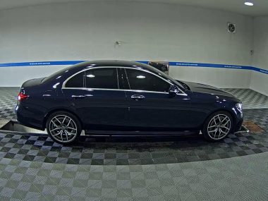 MERCEDES-BENZ E-CLASS (5TH GEN) E220d 4MATIC AMG LINE — фото 3