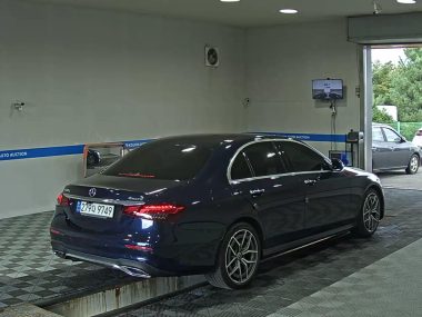 MERCEDES-BENZ E-CLASS (5TH GEN) E220d 4MATIC AMG LINE — фото 4