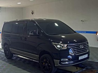 HYUNDAI THE NEW GRAND STAREX 9-SEATER DIESEL 4WD EXCLUSIVE — фото 2