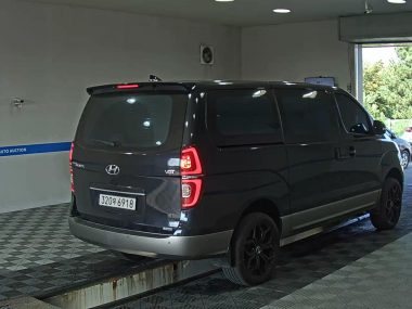 HYUNDAI THE NEW GRAND STAREX 9-SEATER DIESEL 4WD EXCLUSIVE — фото 4
