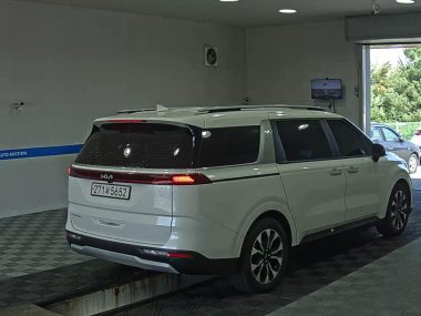 KIA NEW CARNIVAL (KA4) 9-SEATER DIESEL PRESTIGE — фото 4