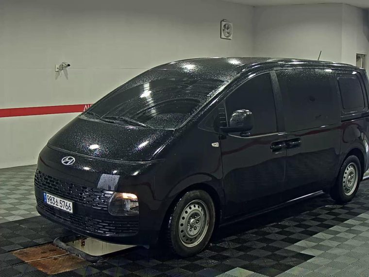 HYUNDAI STARIA 2.2 DIESEL CARGO 5-SEATER SMART