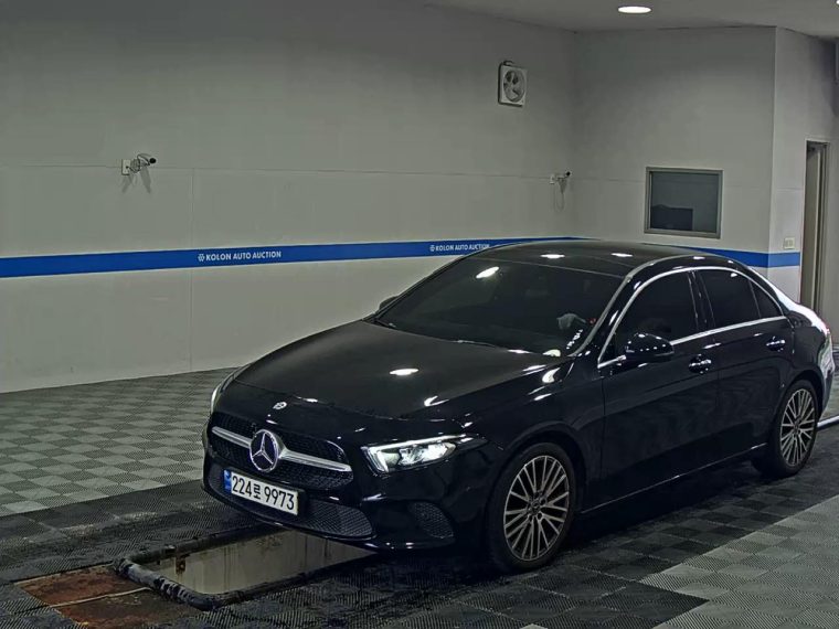 MERCEDES-BENZ A-CLASS (4TH GEN) A250 4MATIC SEDAN