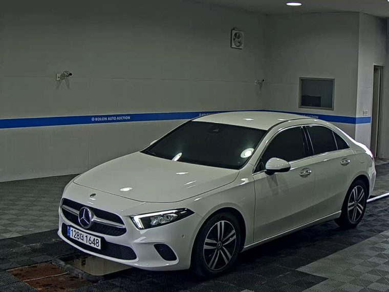 MERCEDES-BENZ A-CLASS (4TH GEN) A220 SEDAN