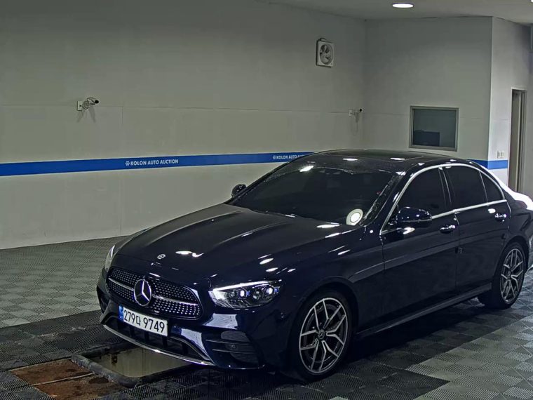 MERCEDES-BENZ E-CLASS (5TH GEN) E220d 4MATIC AMG LINE