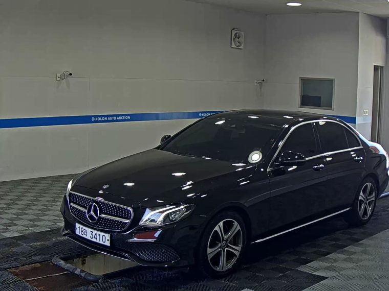 MERCEDES-BENZ E-CLASS (5TH GEN) E300 AVANTGARDE