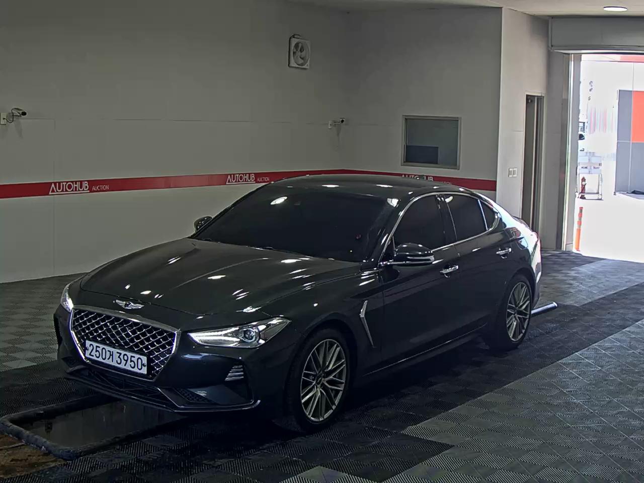 GENESIS G70 2.0T ELITE - фото 0