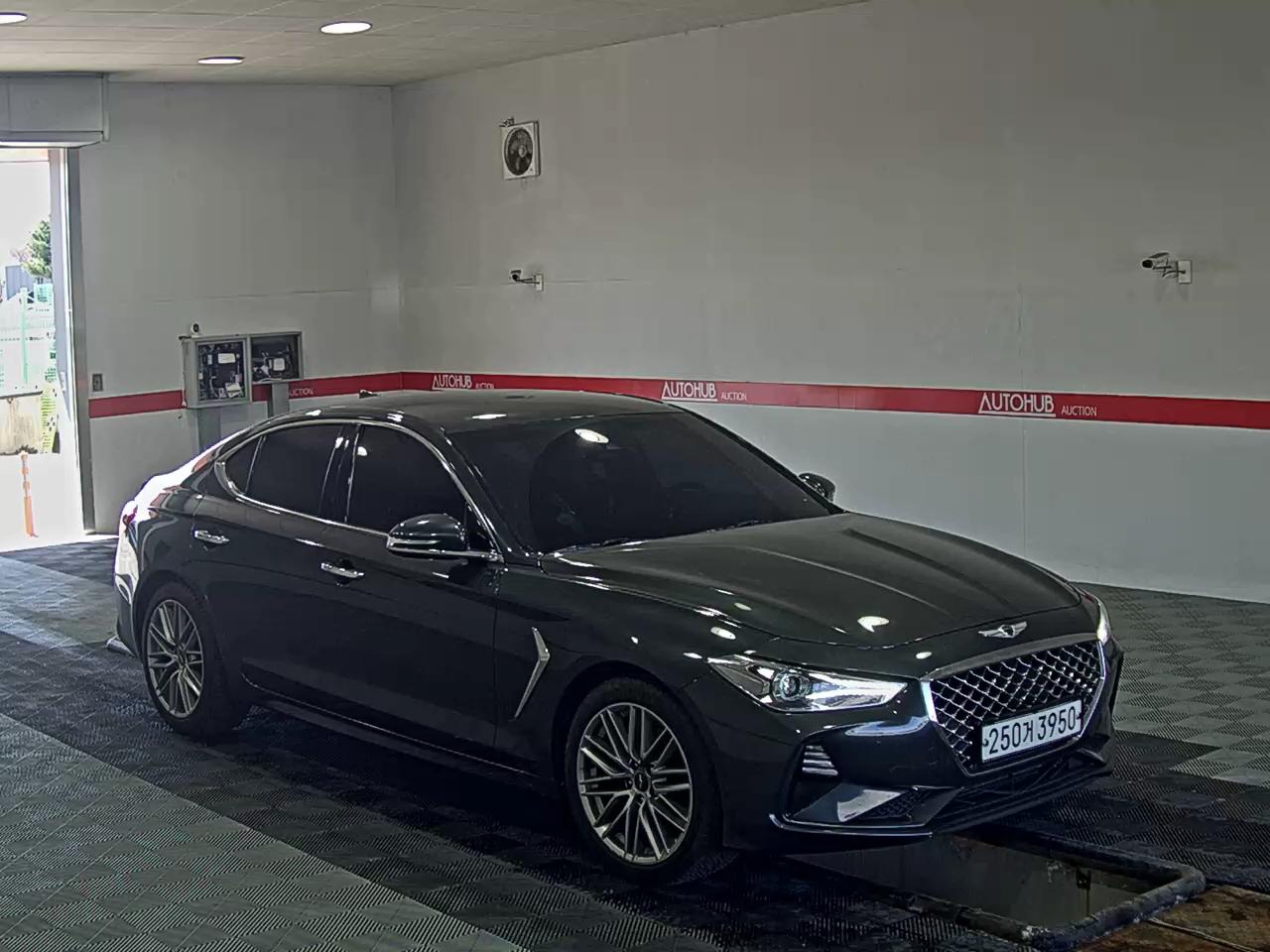 GENESIS G70 2.0T ELITE - фото 1