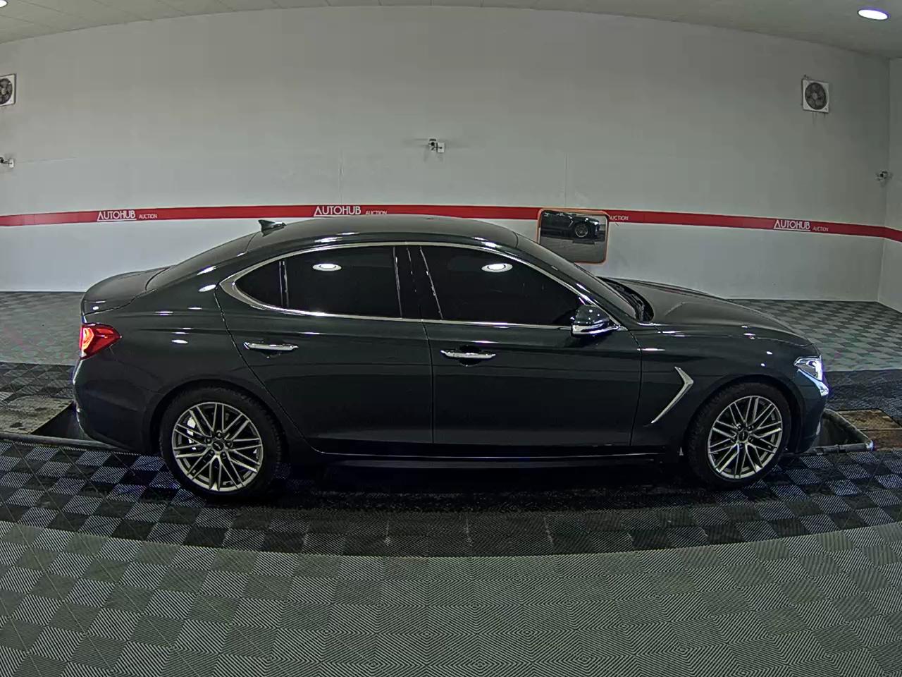 GENESIS G70 2.0T ELITE - фото 2