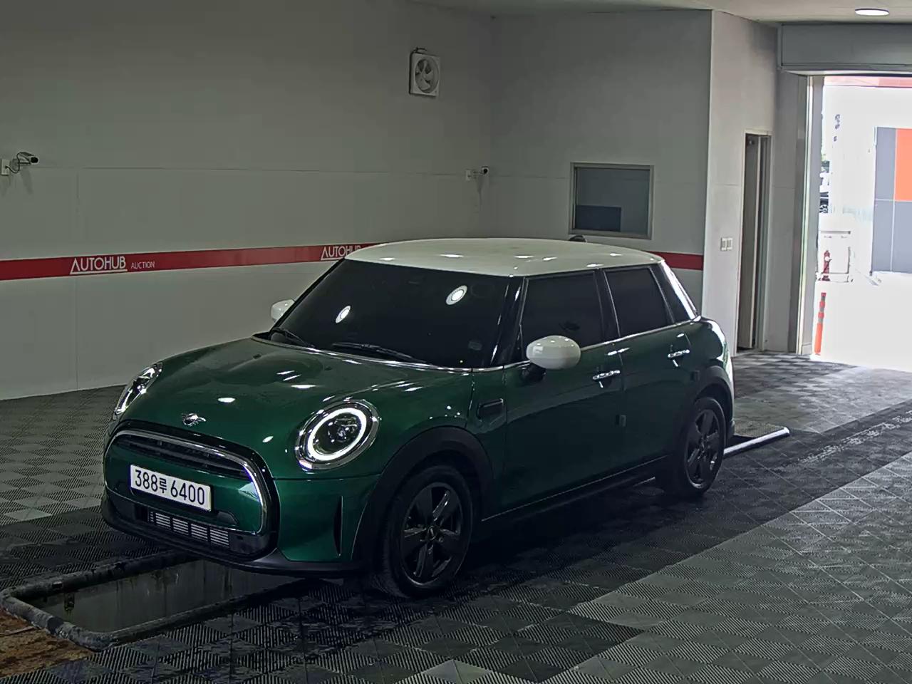MINI COOPER (3RD GEN) 5-DOOR 1.5 CLASSIC - фото 0