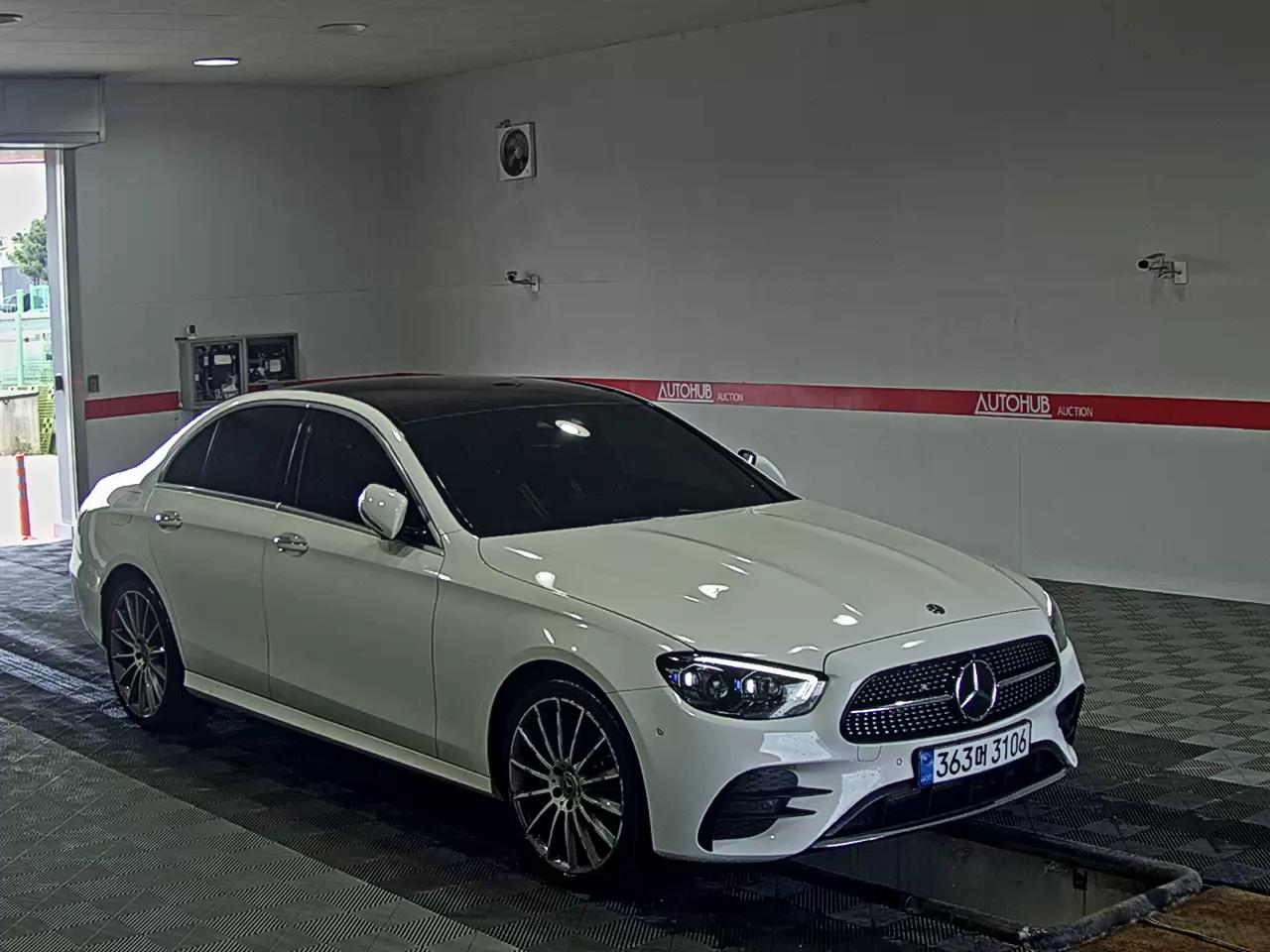 MERCEDES-BENZ E-CLASS (5TH GEN) E350 4MATIC AMG LINE - фото 1