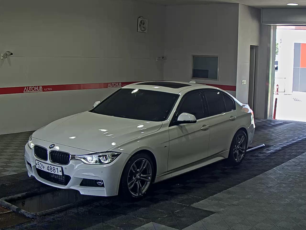 BMW 3 SERIES (6TH GEN) 320i M SPORT - фото 0