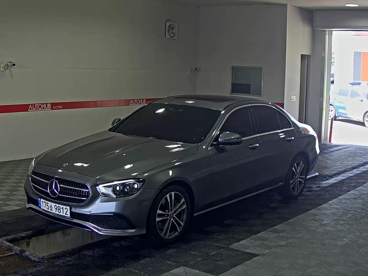 MERCEDES-BENZ E-CLASS (5TH GEN) E350 4MATIC AVANTGARDE - фото 0