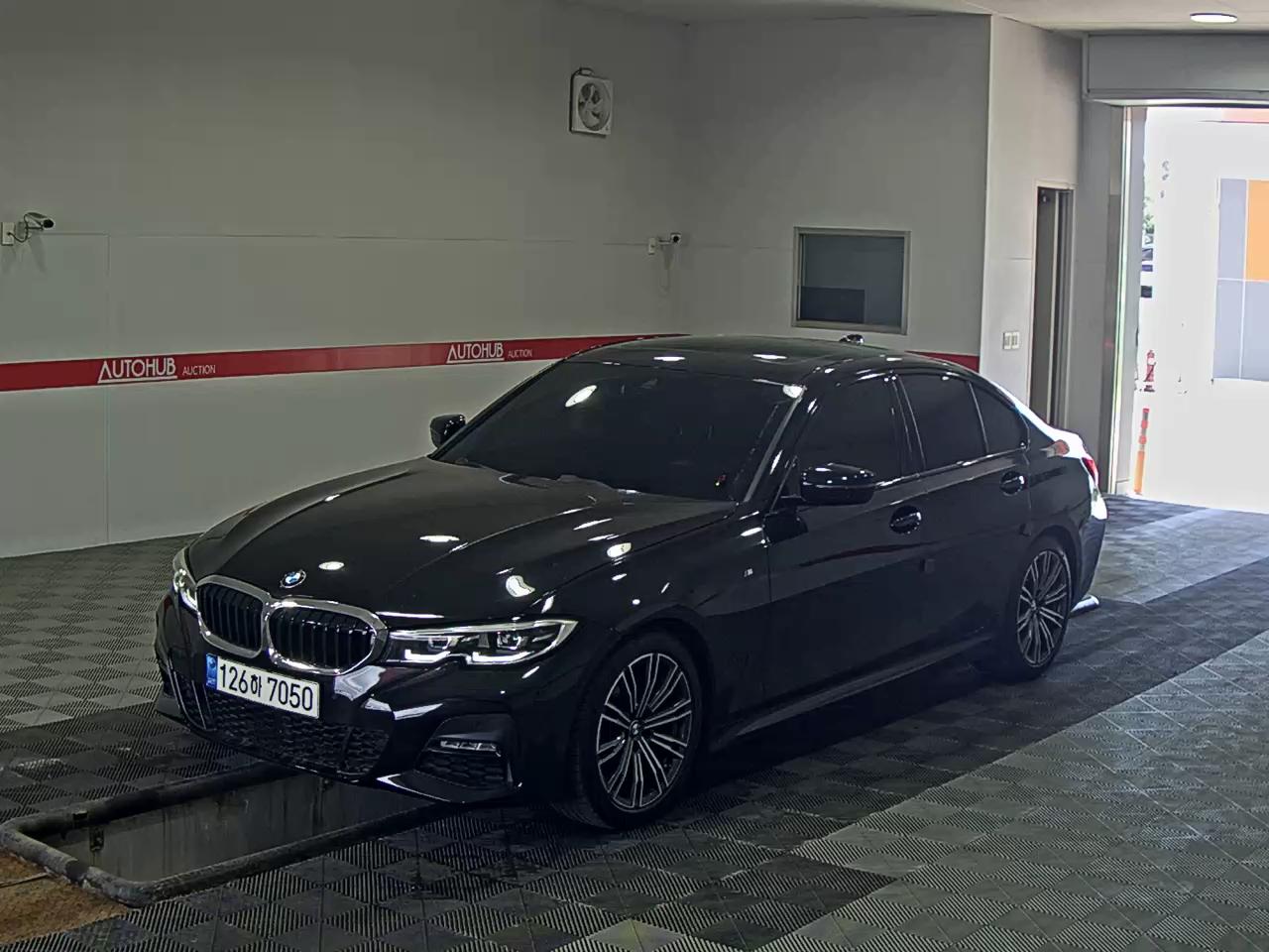 BMW 3 SERIES (7TH GEN) 320i M SPORT PACK - фото 0
