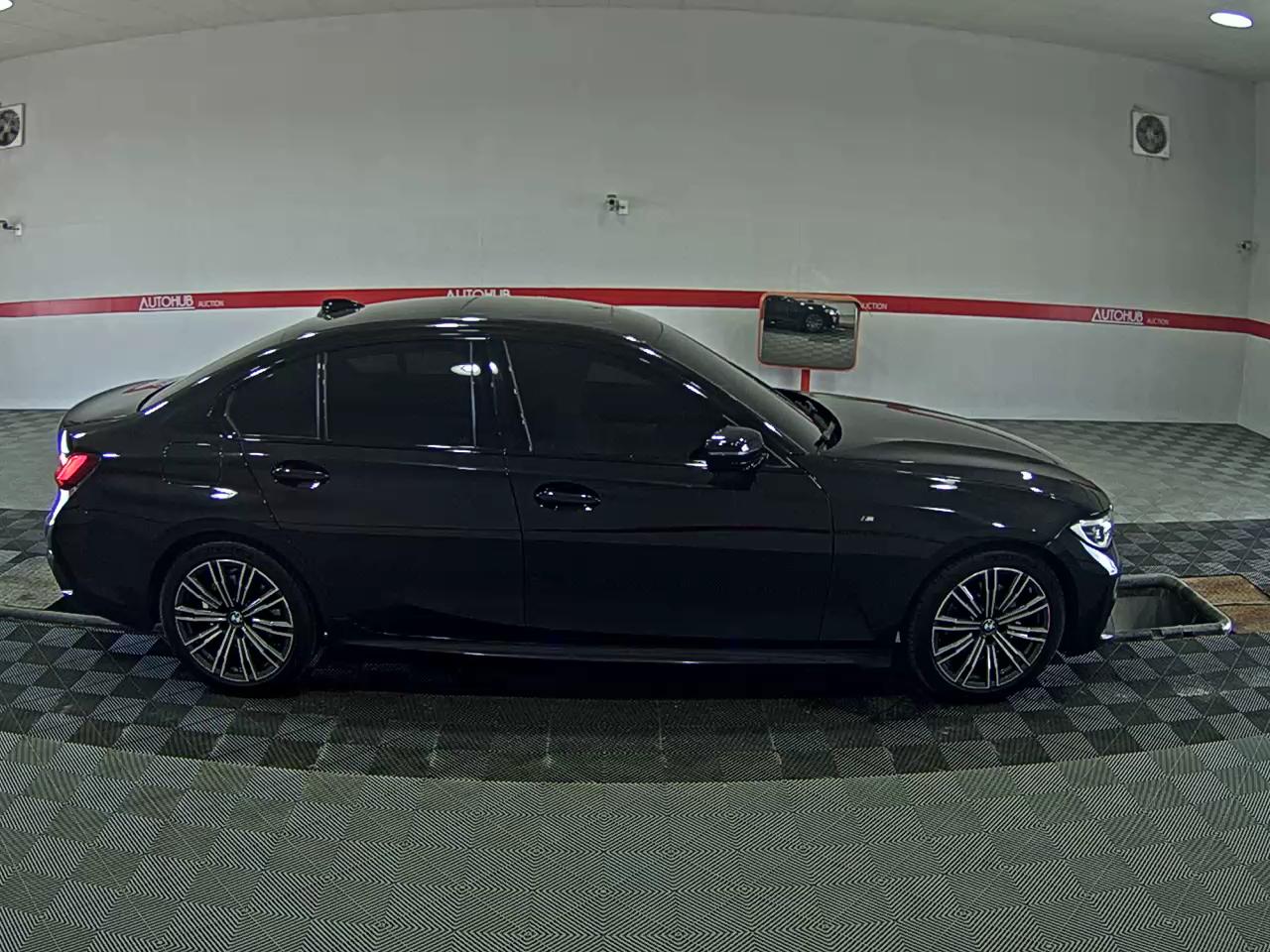BMW 3 SERIES (7TH GEN) 320i M SPORT PACK - фото 2
