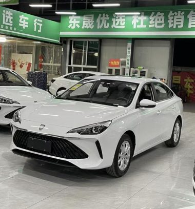 Roewe i5 2023, фото 1