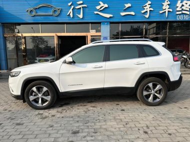 Jeep Cherokee 2.0T — фото 4