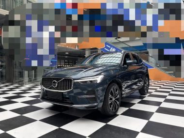 Volvo XC60 2022, фото 1