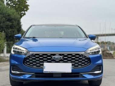 Ford Focus Sedan EcoBoost 180 Auto Trendy Version — фото 2