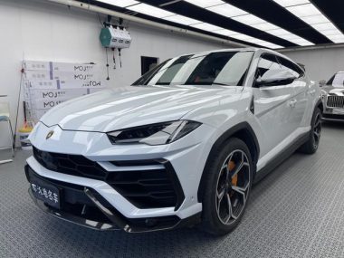 Lamborghini Urus 2021, фото 1