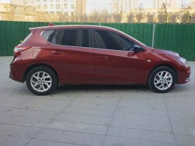 Nissan Tiida 1.6L CVT Cool Edition — фото 4