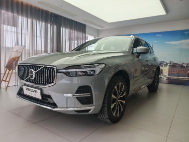 Volvo XC60 2025, фото 1