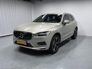 Volvo XC60 2018, фото 1