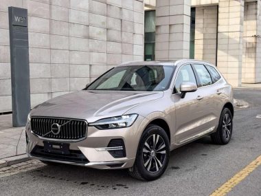 Volvo XC60 2024, фото 1