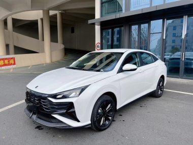 Dongfeng Aeolus Yixuan 2026, фото 1