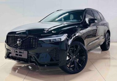 Volvo XC60 2025, фото 1