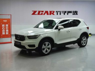 Volvo XC40 2021, фото 1