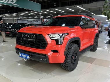 Toyota Sequoia 2023, фото 1