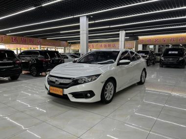 Honda Civic 2018, фото 1