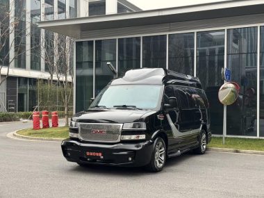 GMC Savana 2019, фото 1