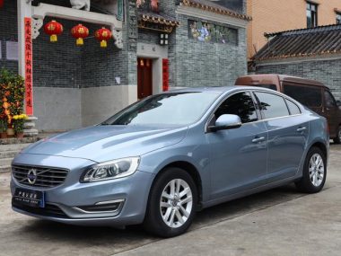 Volvo S60 2018, фото 1