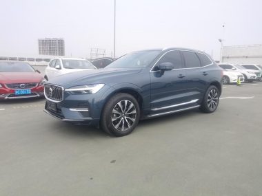 Volvo XC60 2023, фото 1