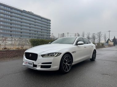 Jaguar XEL 2018, фото 1